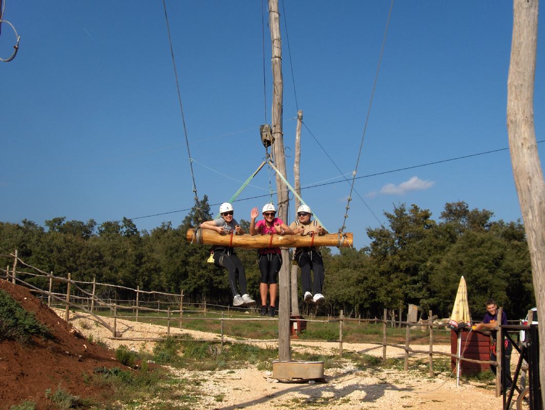 Giant Swing - 12 ½ metre high for up to three people